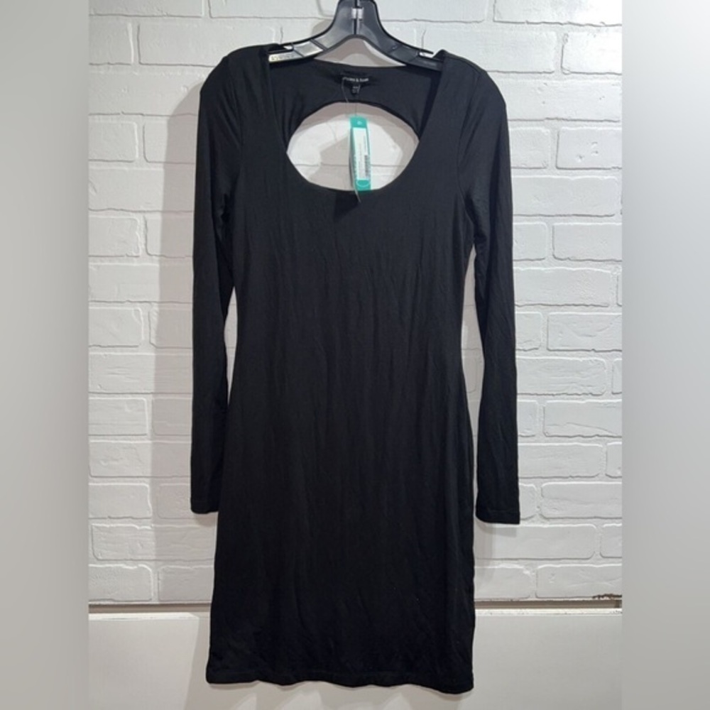 Violets & Roses Fitted Black‎ Dress